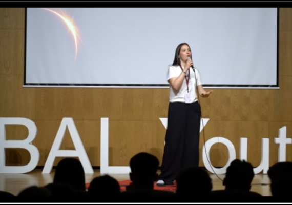 Bir Ba�ar�n�n Hikayesi- Ecrin Sava�kan | TEDxBAL Gen�li�i